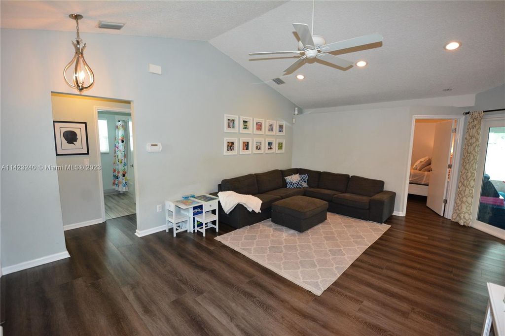 Photo of 6137 Lucerne St, Jupiter, FL 33458 (MLS # A11423240)