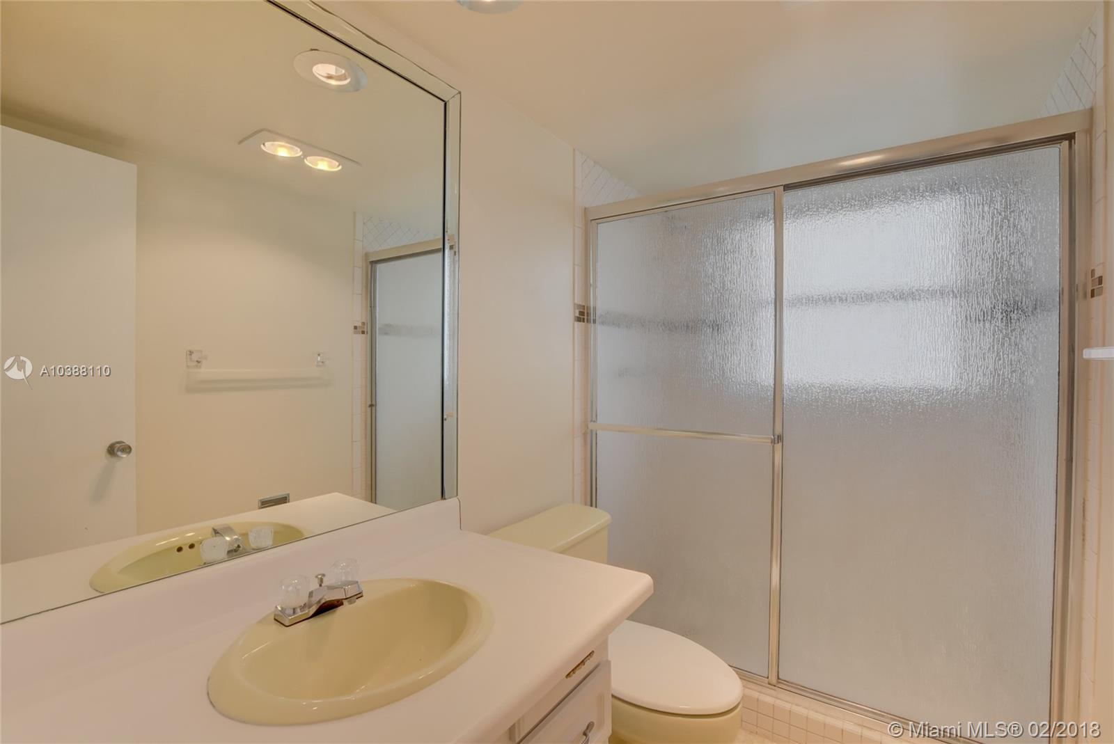 PALM-AIRE COUNTRY CLUB CO - Residential