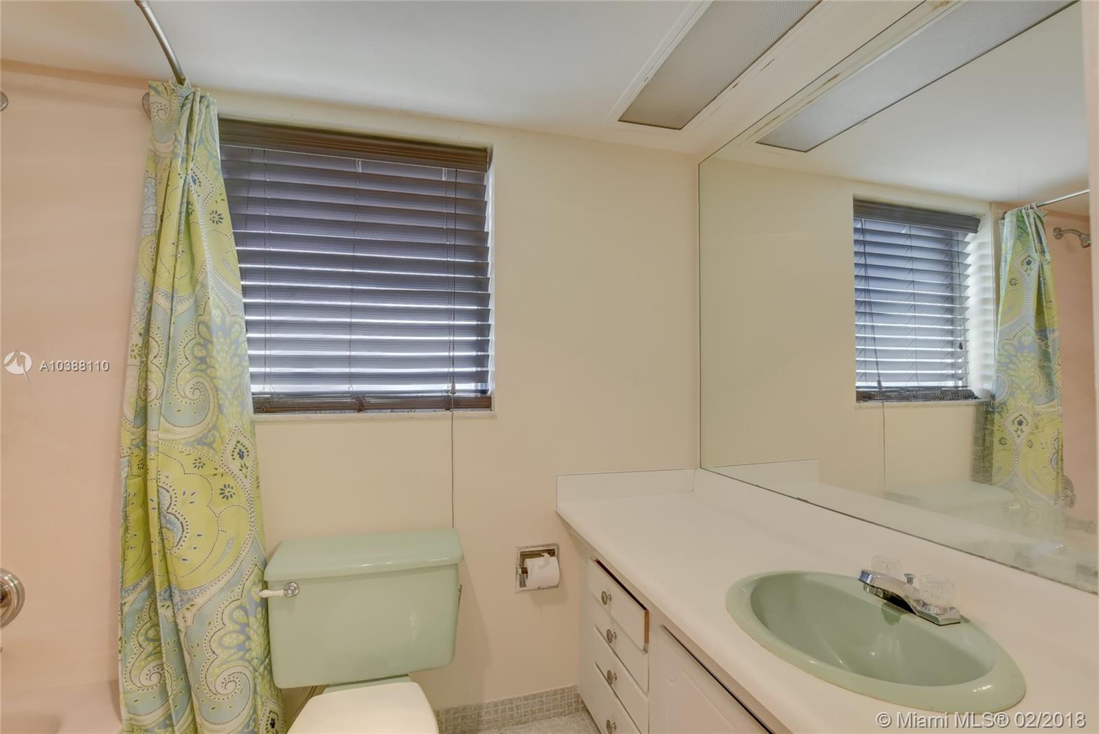 PALM-AIRE COUNTRY CLUB CO - Residential