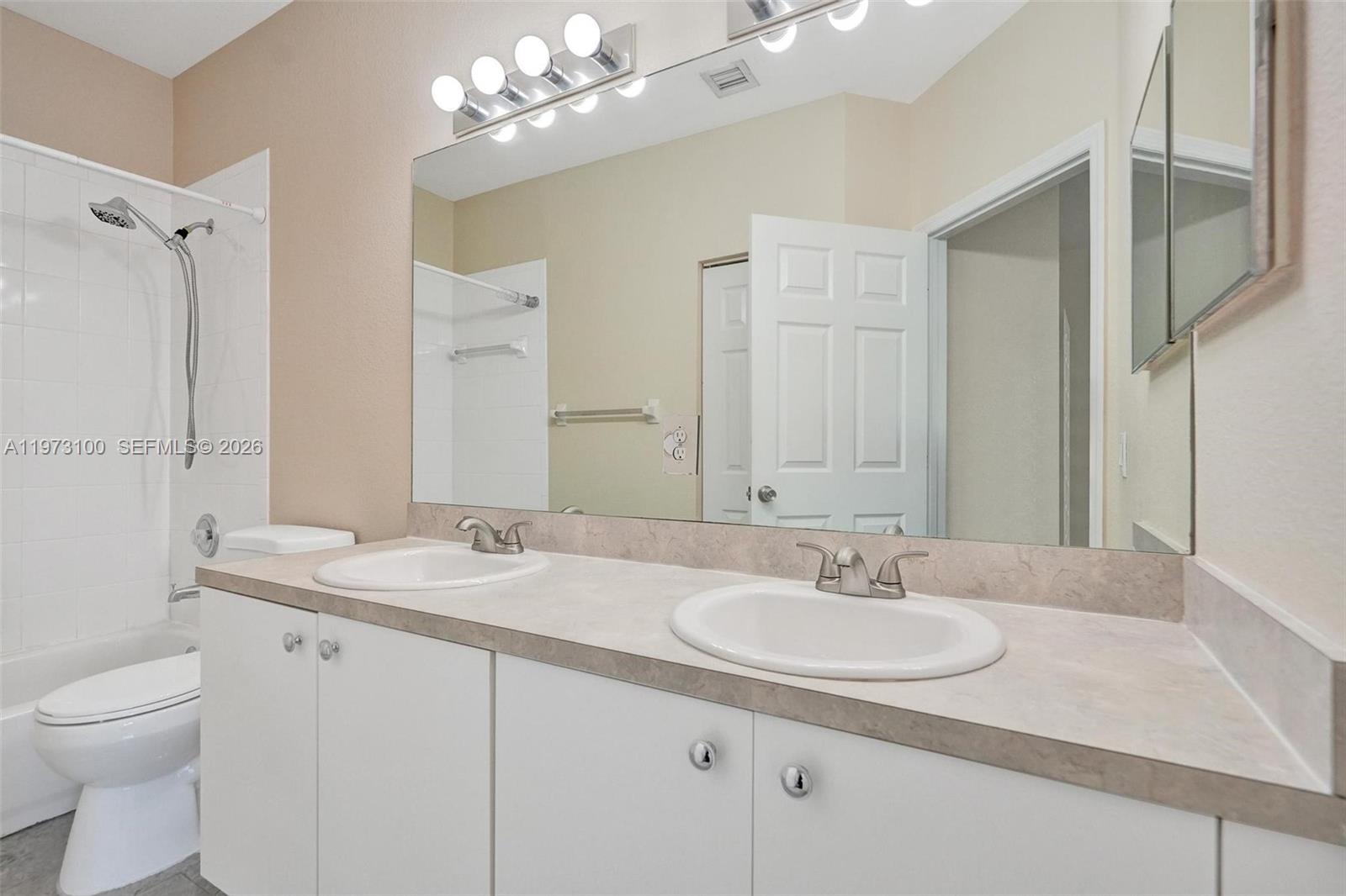 WOODLANDS VILLAS - Residential