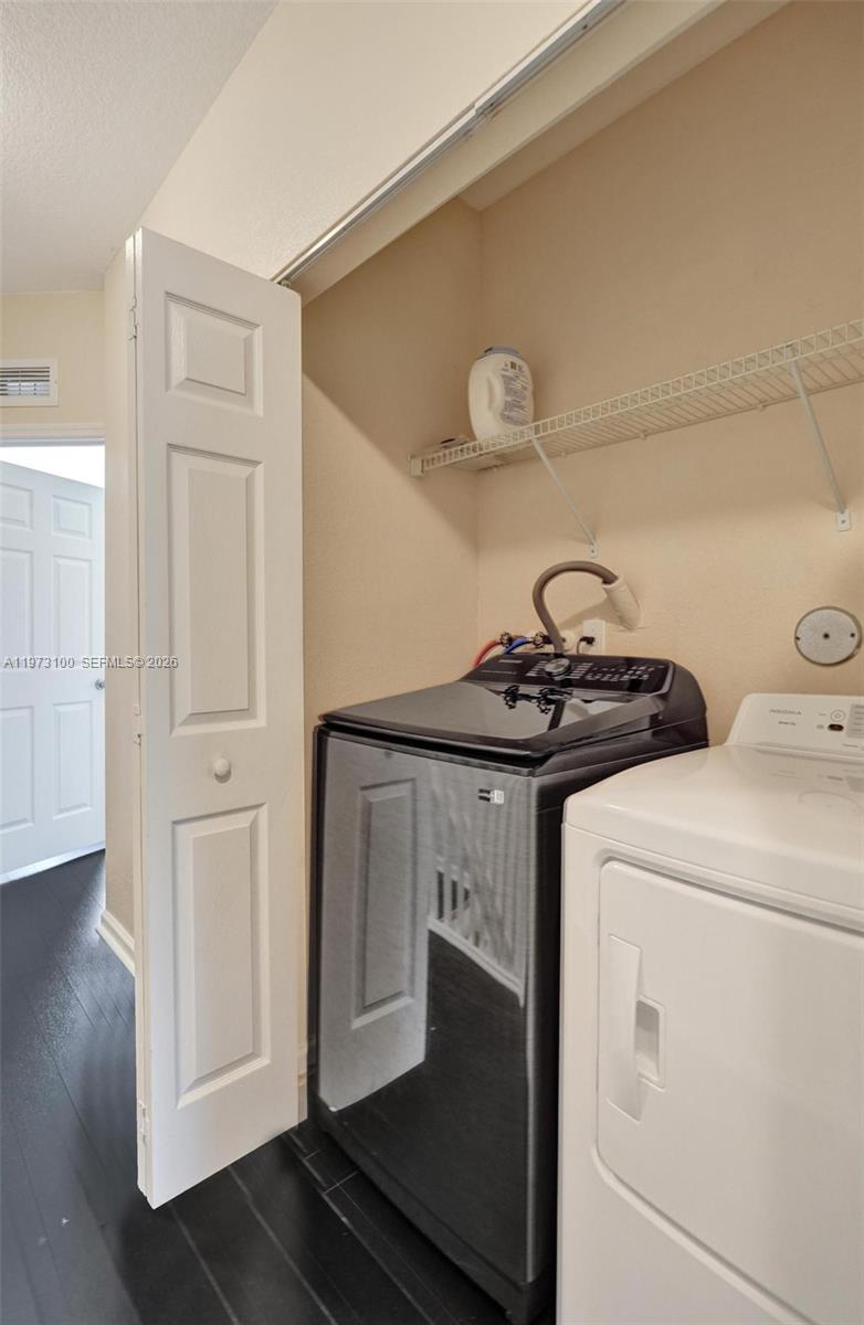 WOODLANDS VILLAS - Residential