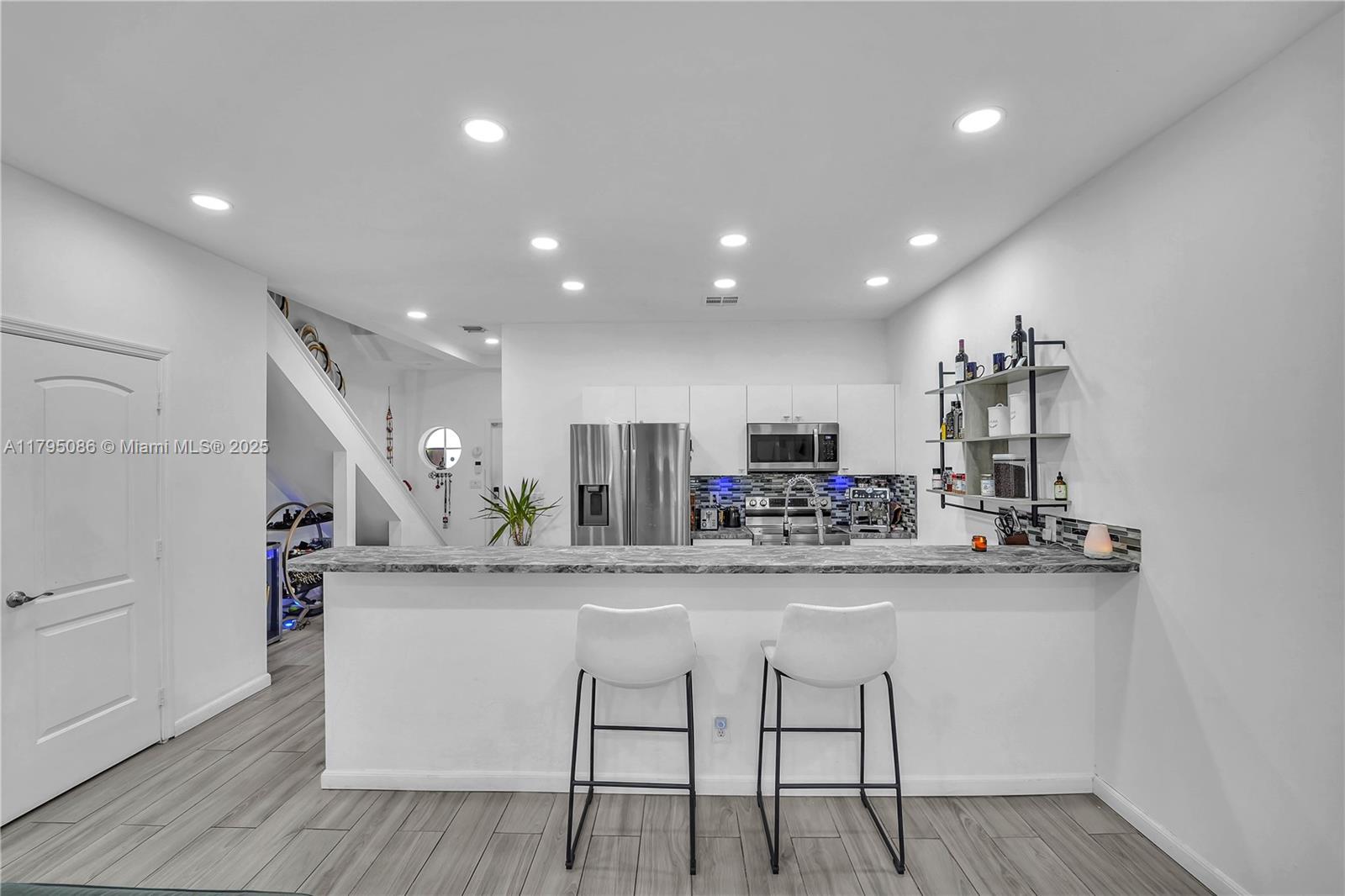 TUSCAN VIEW CONDOMINIUM - Residential