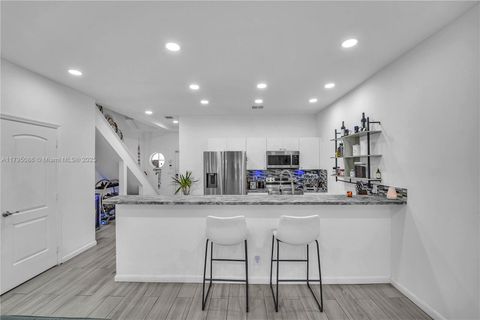 2307 Washington St 5 Hollywood FL 33020