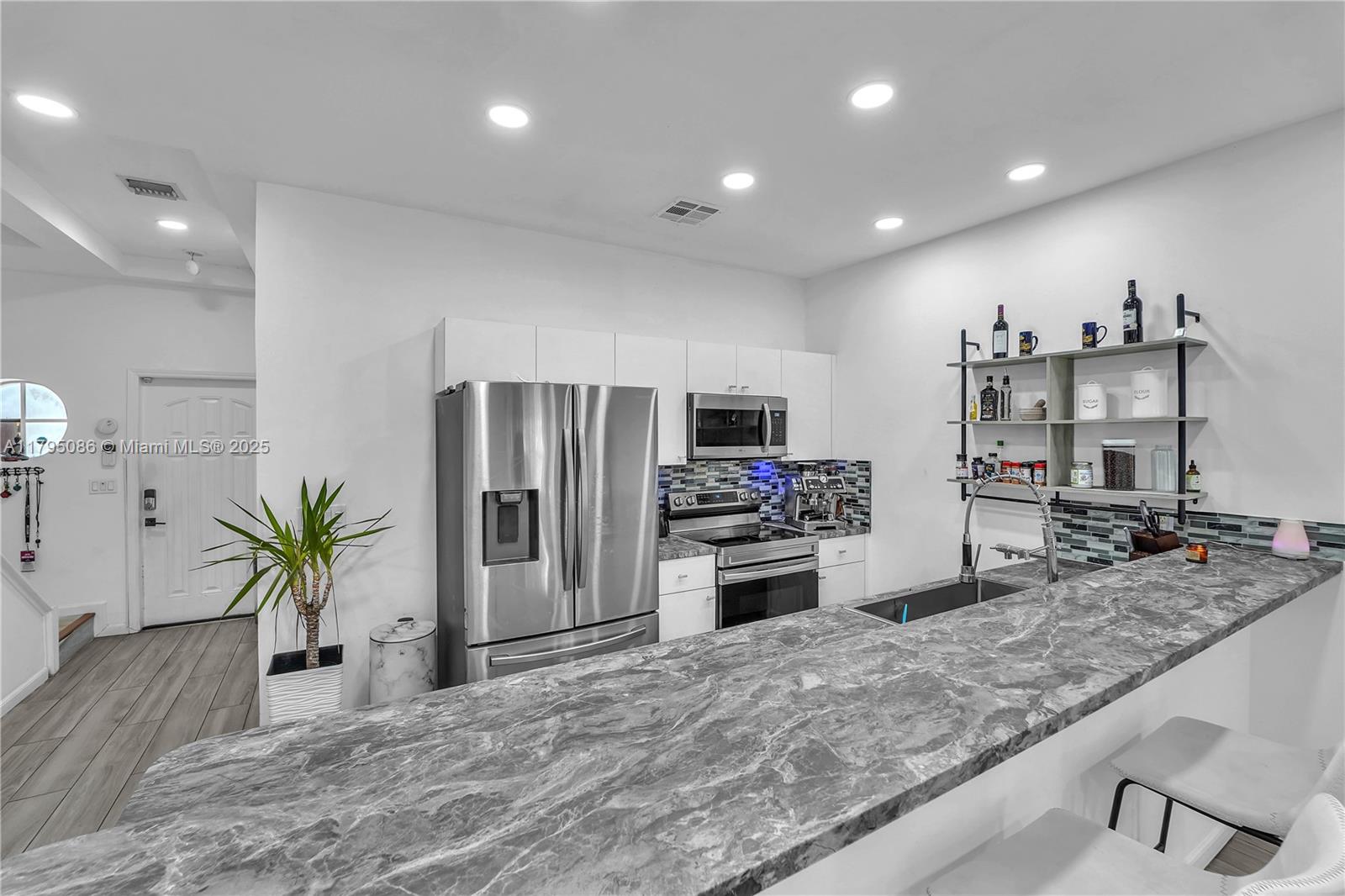 TUSCAN VIEW CONDOMINIUM - Residential