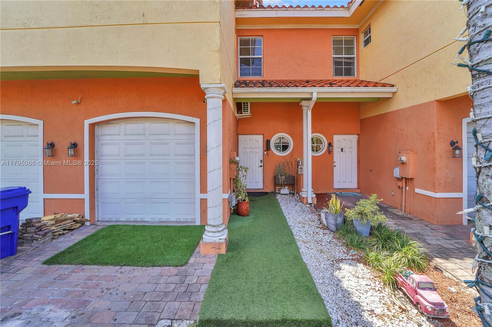 TUSCAN VIEW CONDOMINIUM - Residential