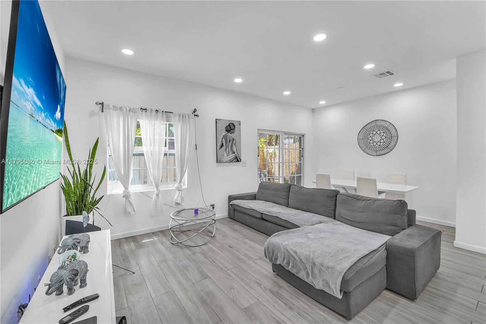 TUSCAN VIEW CONDOMINIUM - Residential