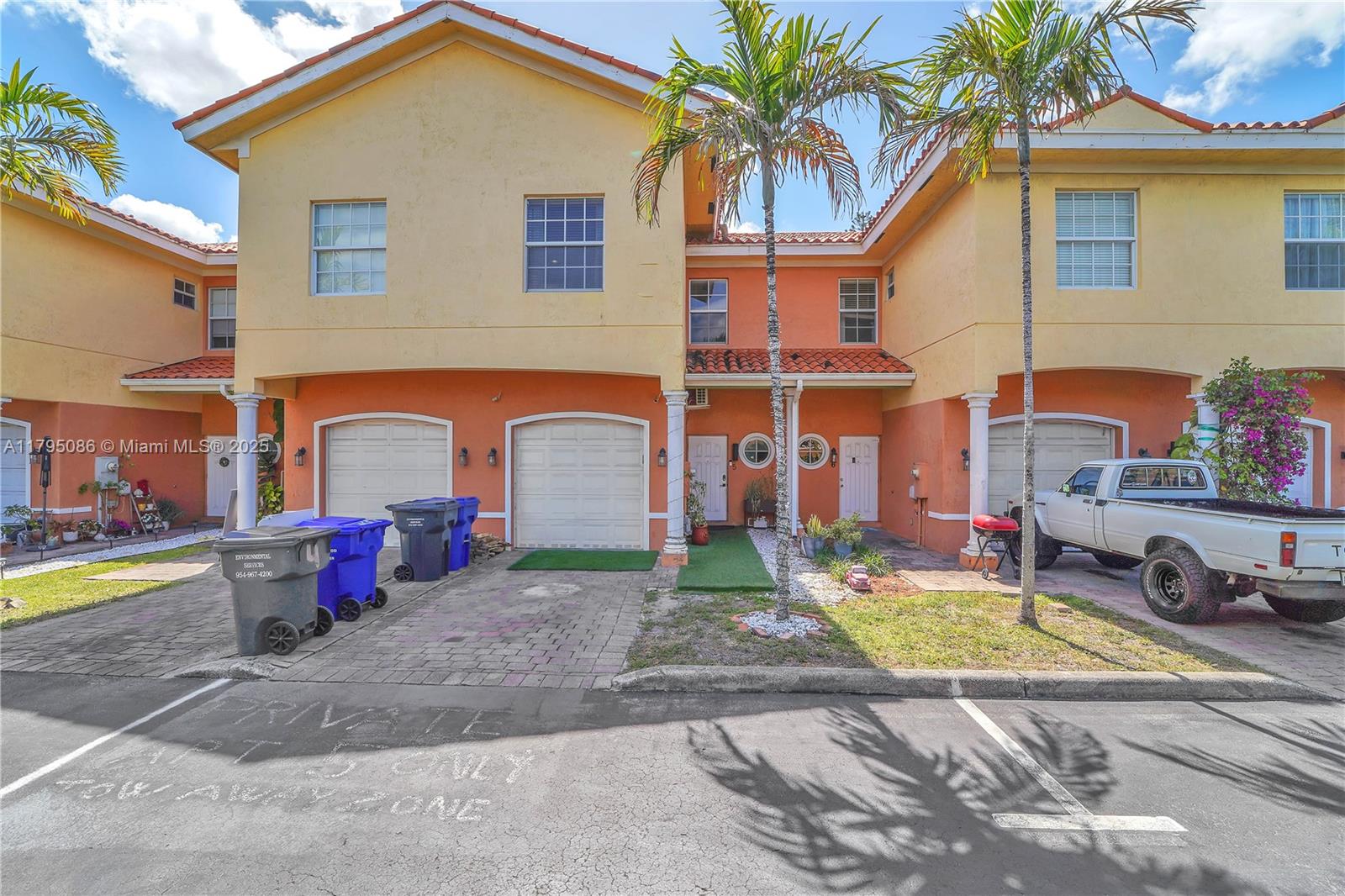 Property for Sale at 2307 Washington St 5, Hollywood, Broward County, Florida - Bedrooms: 3 
Bathrooms: 2  - $489,000