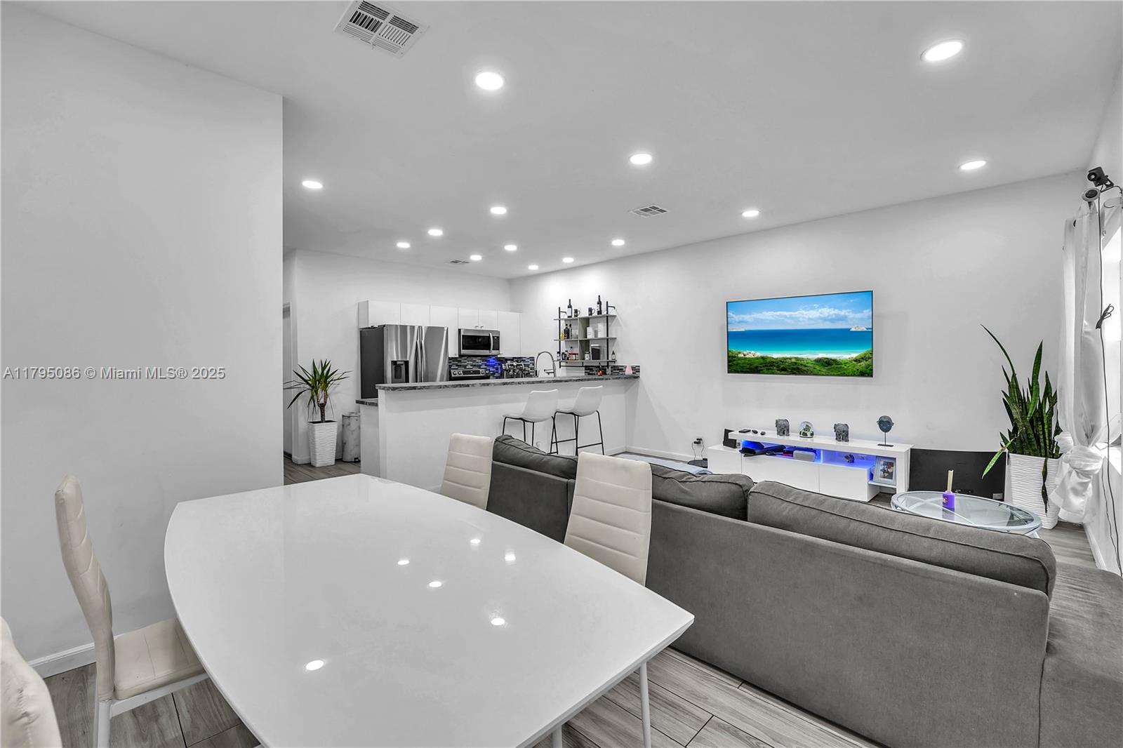 TUSCAN VIEW CONDOMINIUM - Residential