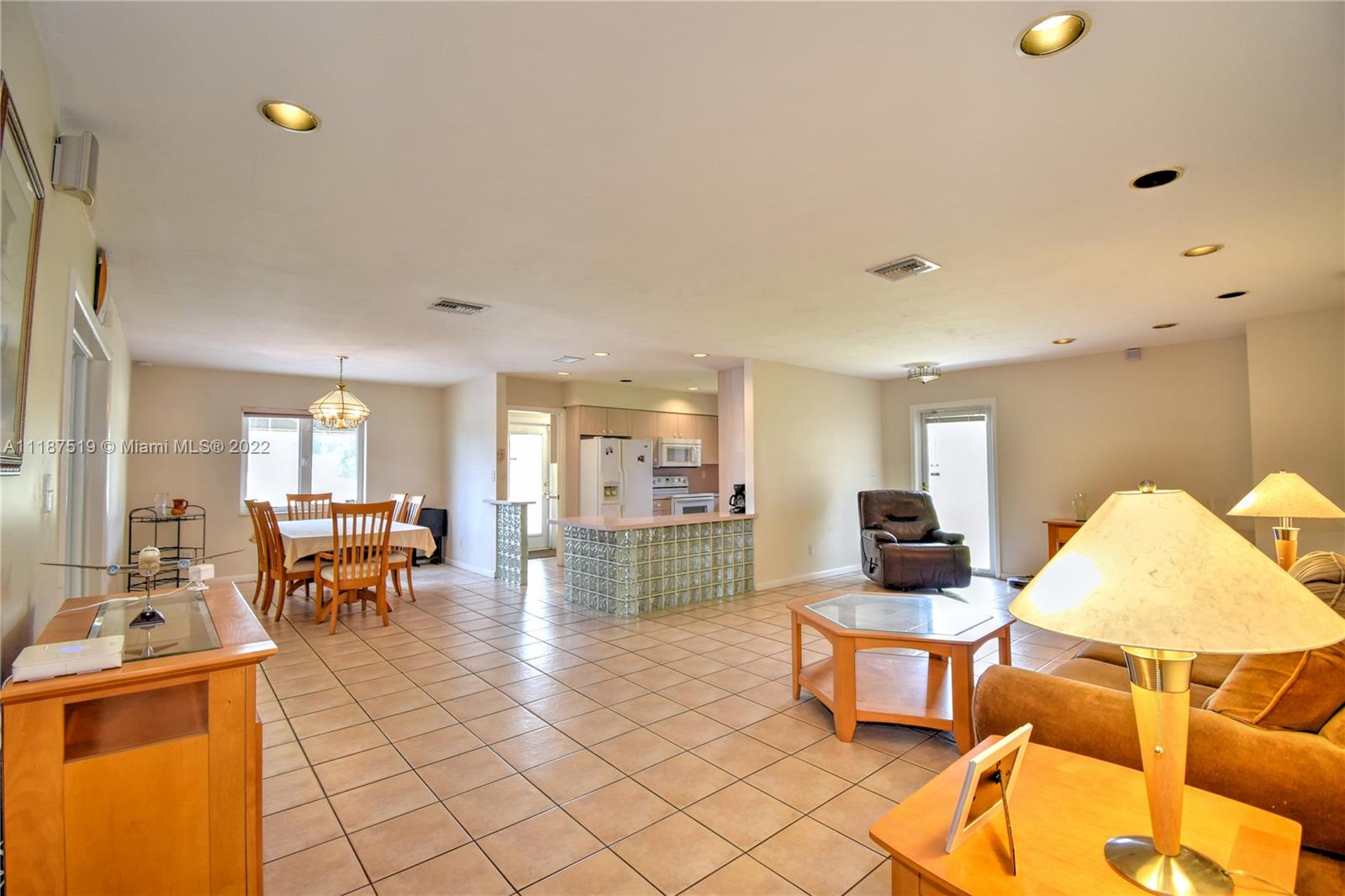 SUNSHINE RANCHES - Residential