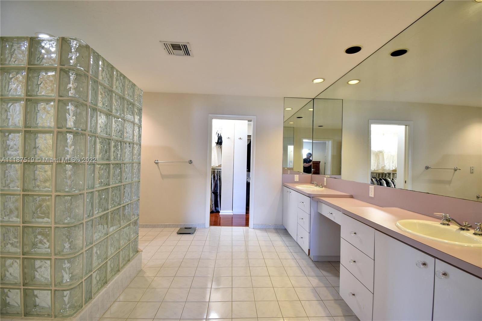 SUNSHINE RANCHES - Residential