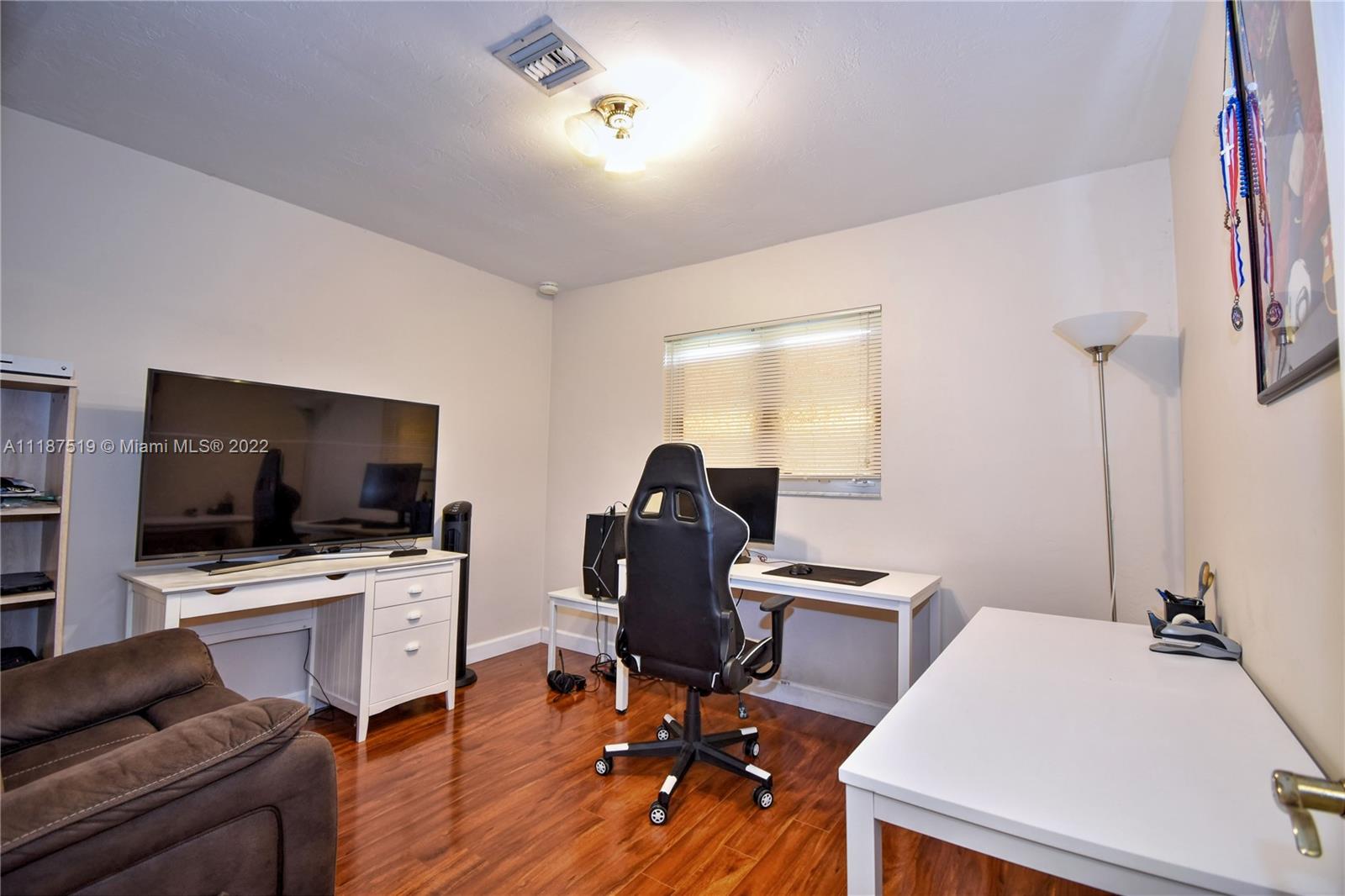 SUNSHINE RANCHES - Residential