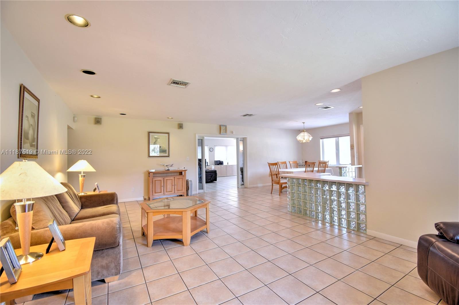 SUNSHINE RANCHES - Residential