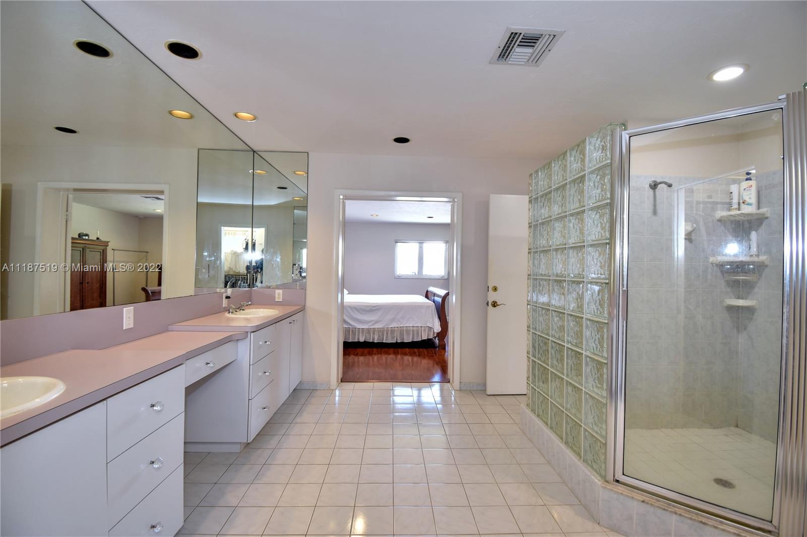 SUNSHINE RANCHES - Residential