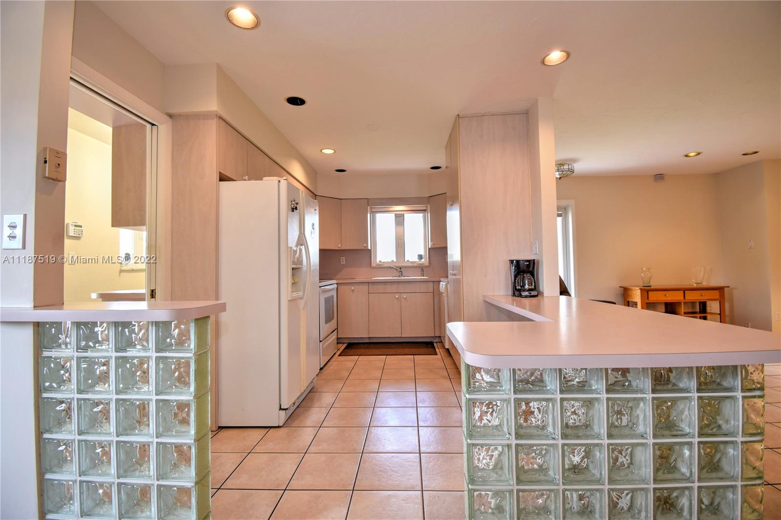 SUNSHINE RANCHES - Residential