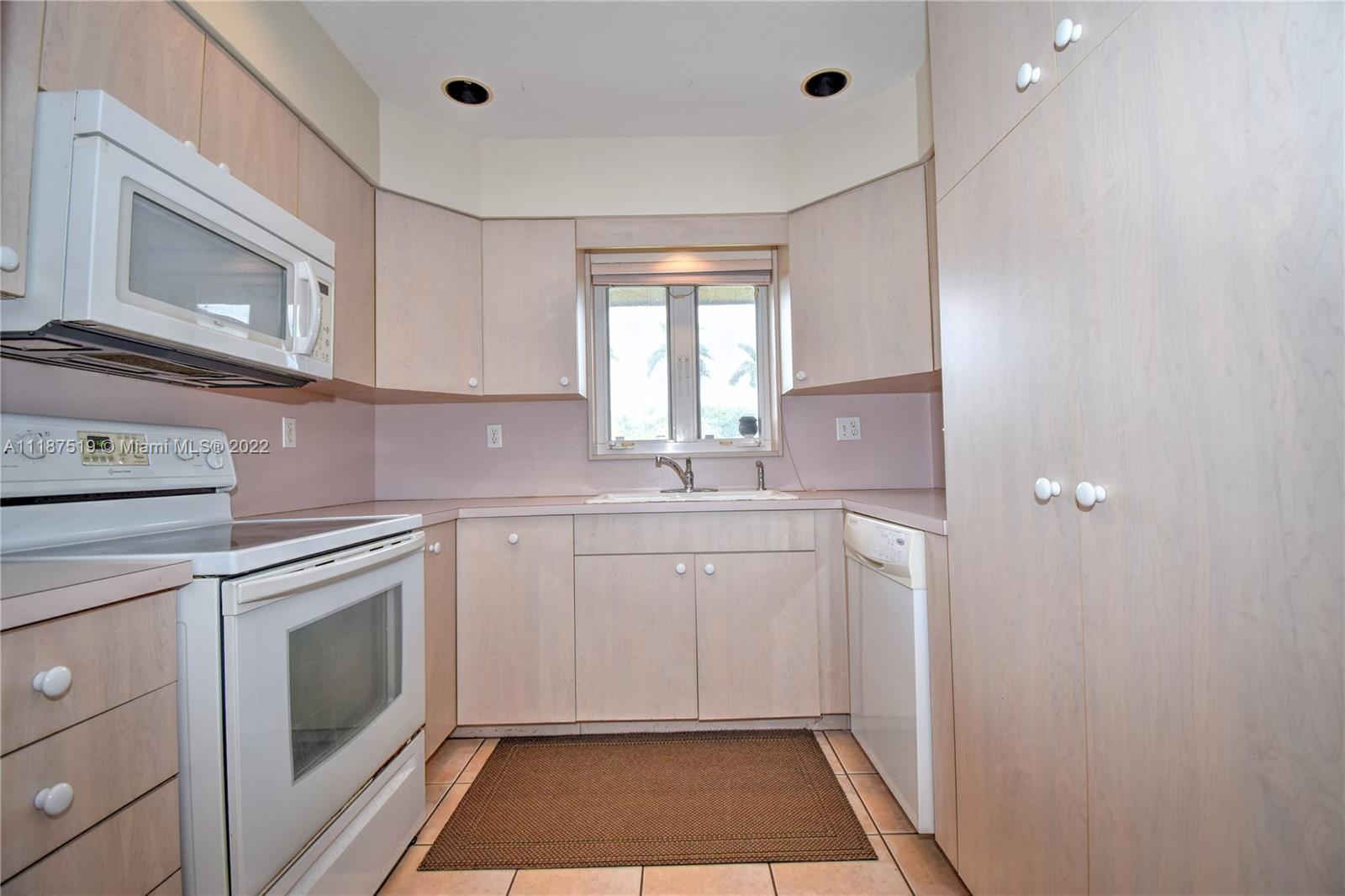 SUNSHINE RANCHES - Residential