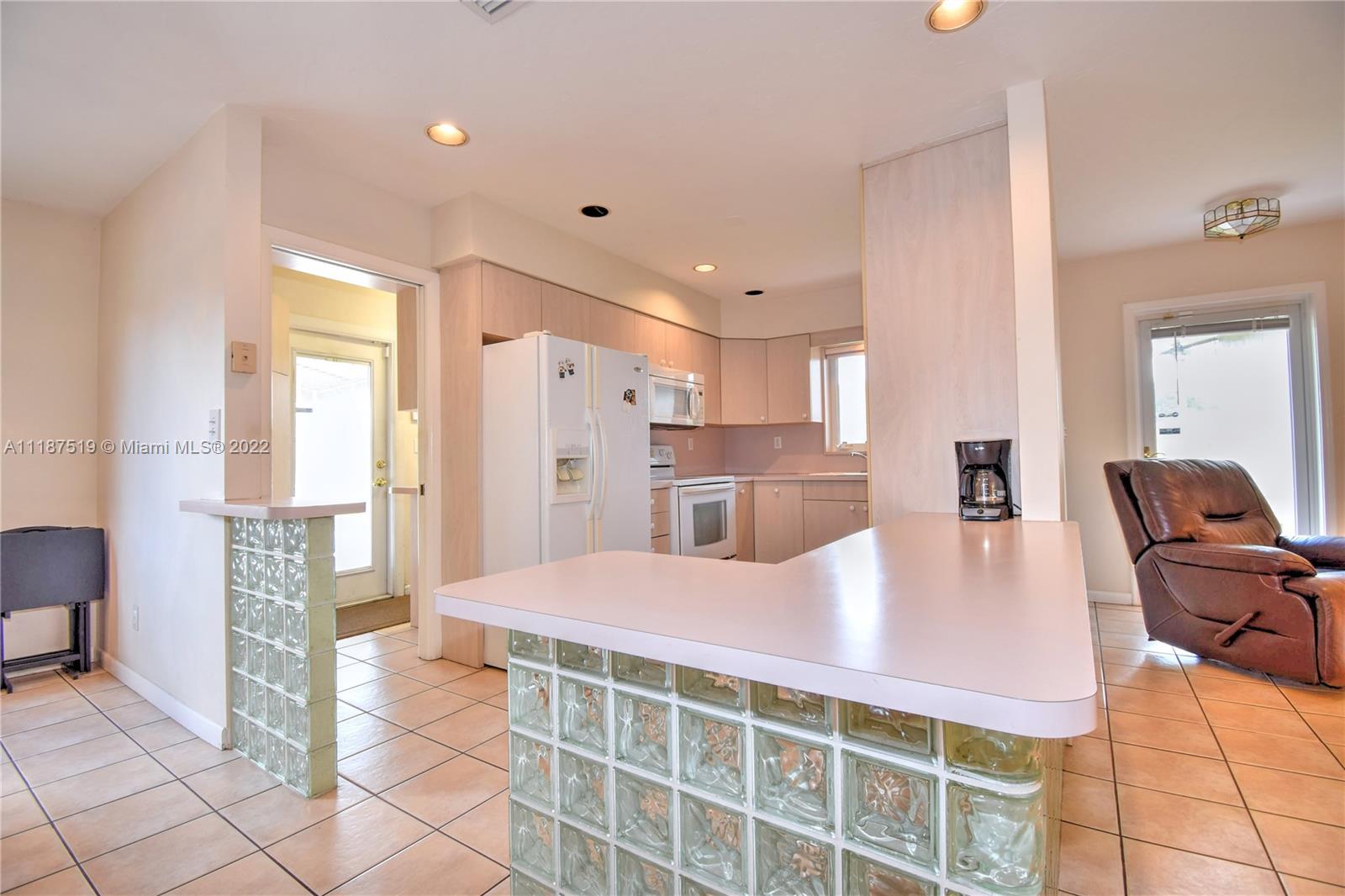 SUNSHINE RANCHES - Residential