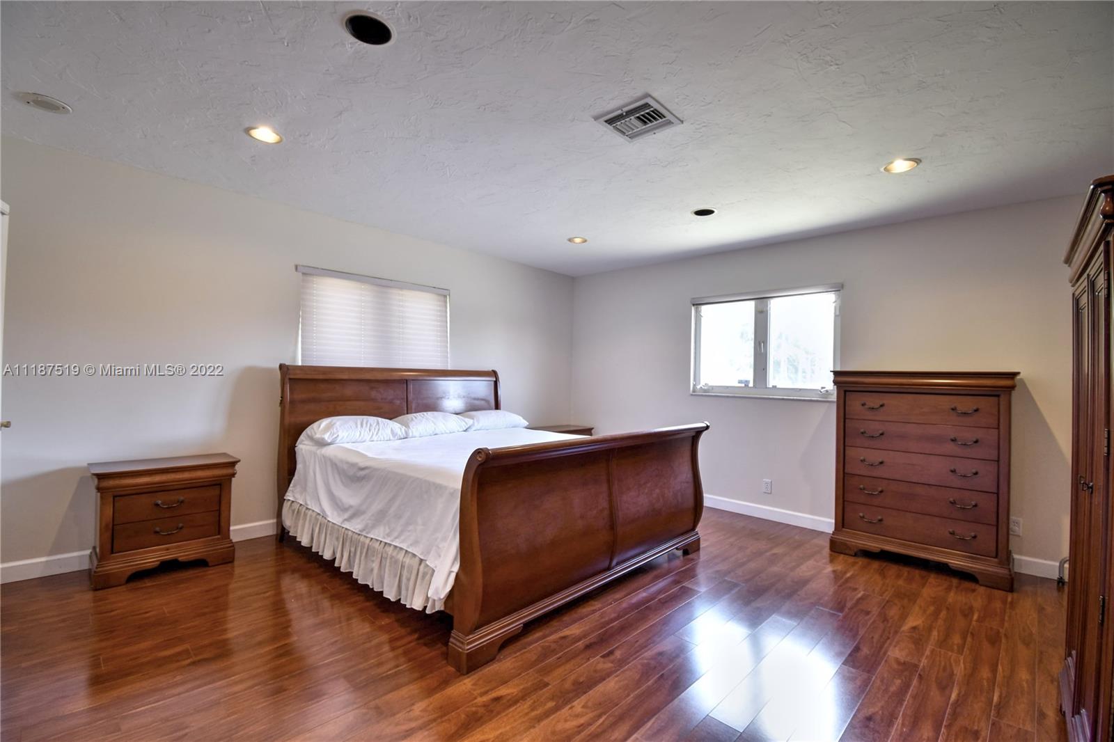 SUNSHINE RANCHES - Residential