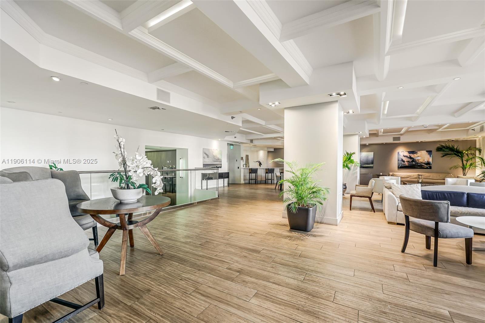 THE DECOPLAGE CONDO - Residential