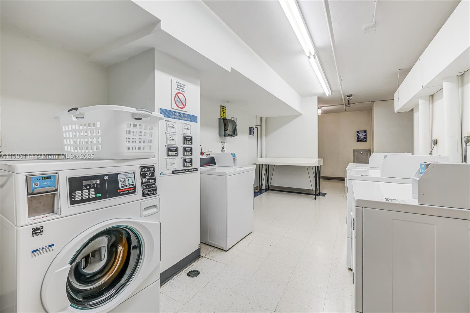 THE DECOPLAGE CONDO - Residential