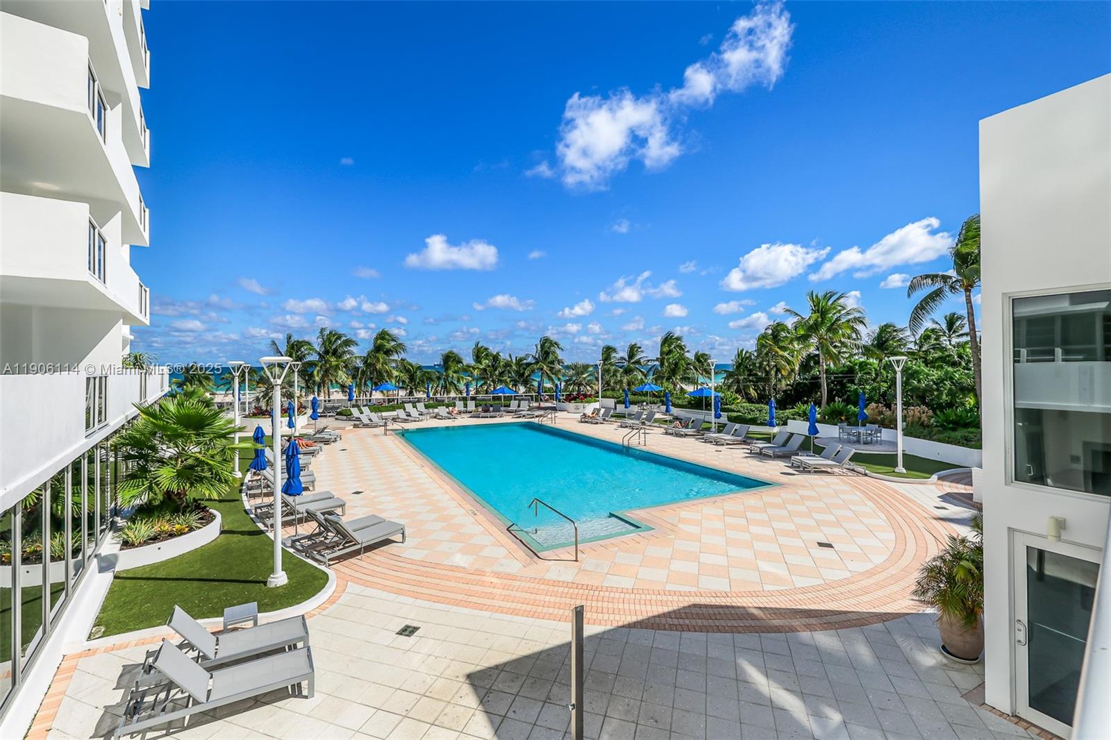 THE DECOPLAGE CONDO - Residential