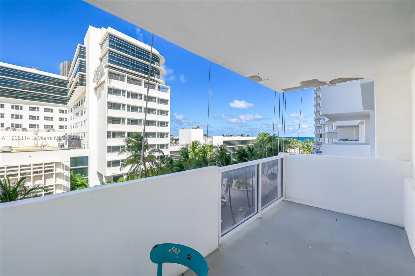 THE DECOPLAGE CONDO - Residential