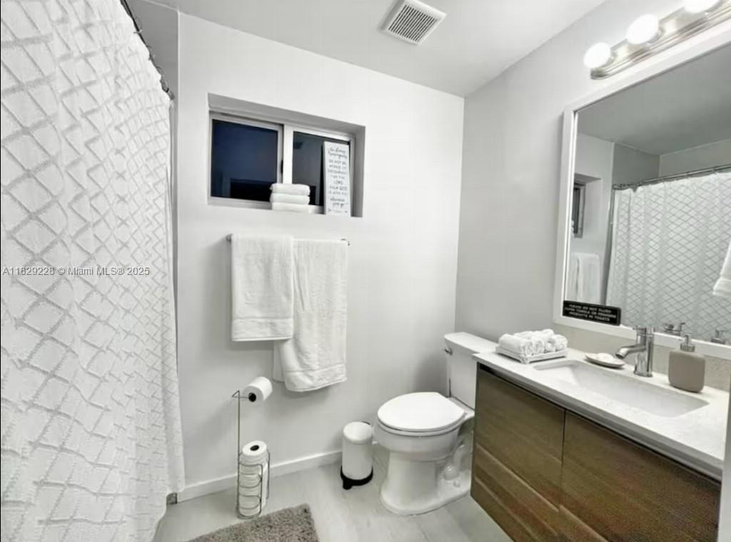 EMILIA CONDO - Residential