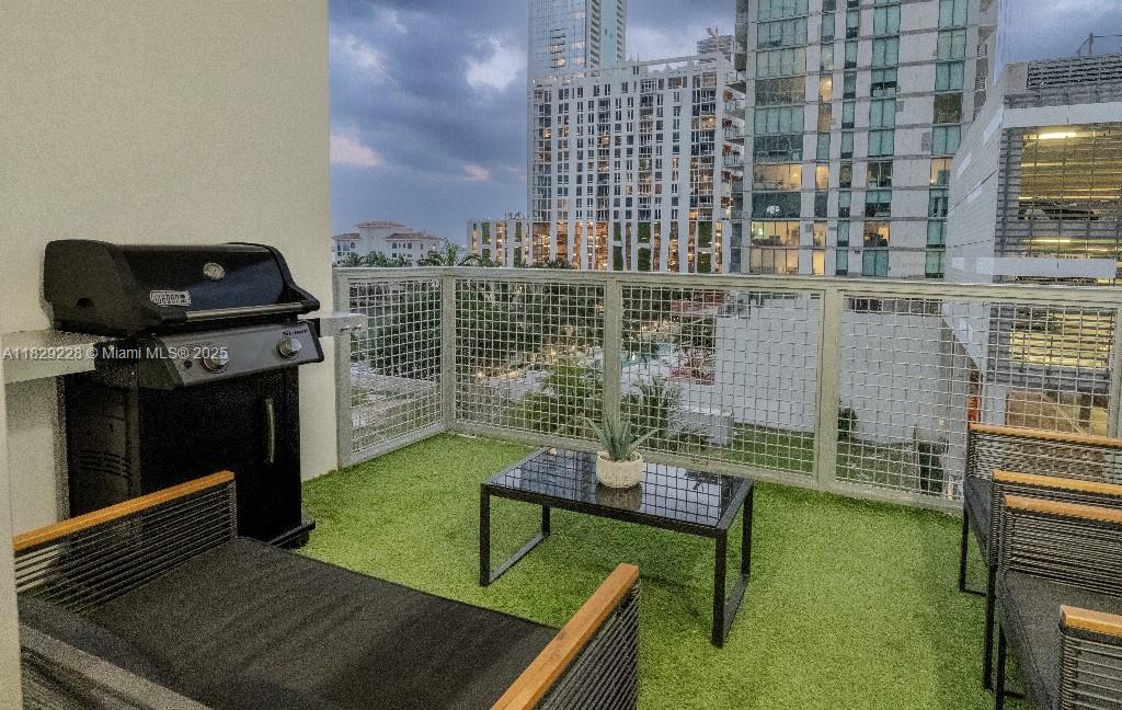 EMILIA CONDO - Residential