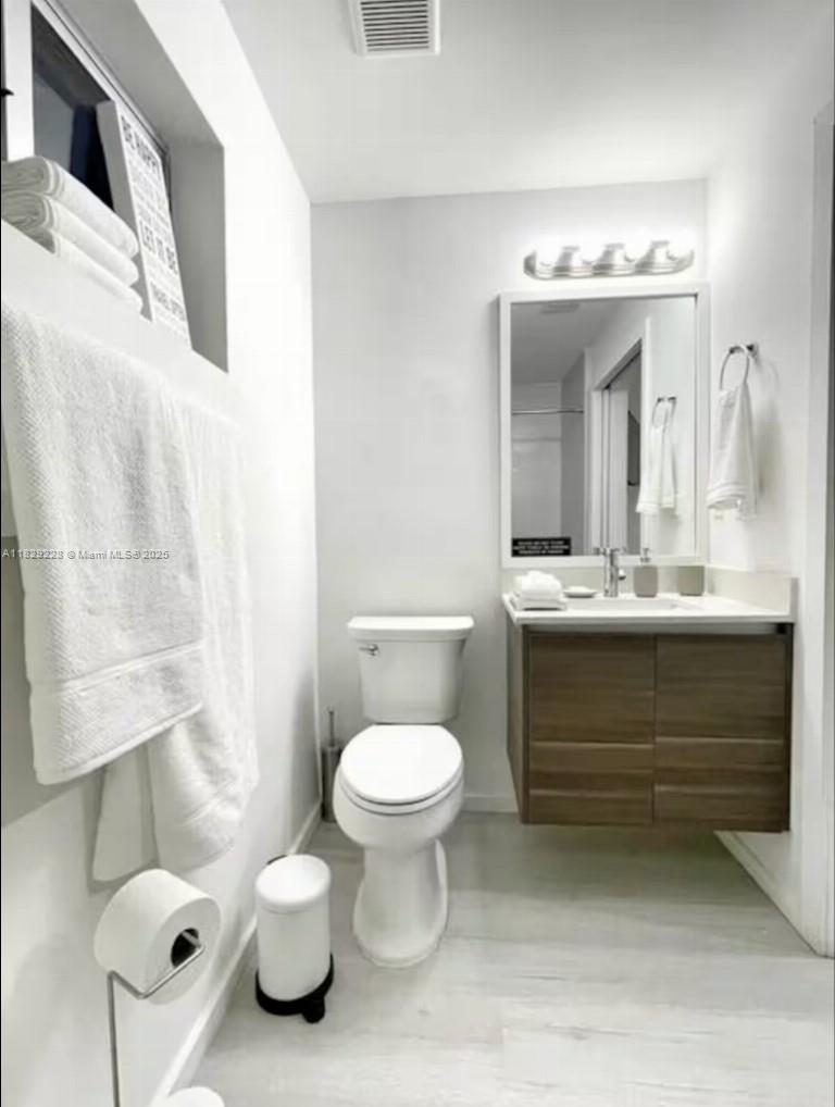 EMILIA CONDO - Residential