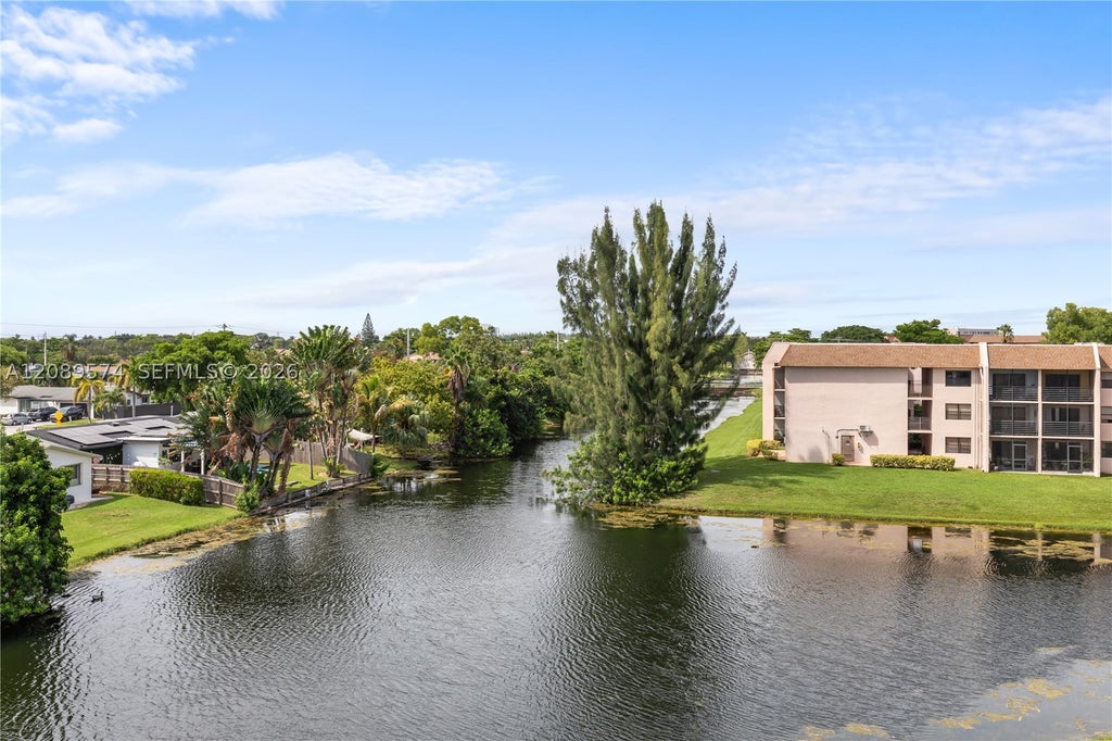 Photo of 2711 NW 104th Ave #407, Sunrise, FL 33322 (MLS # A12089574)