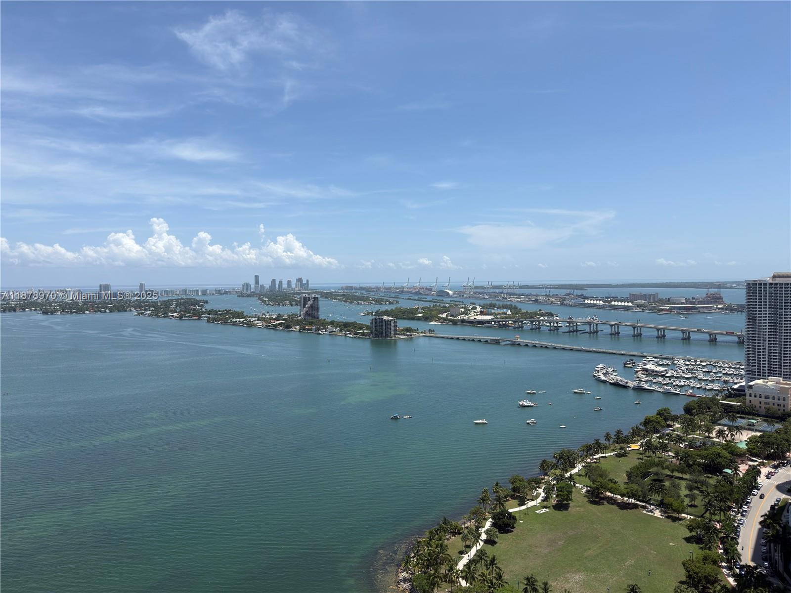 PARAMOUNT BAY CONDO - Residential