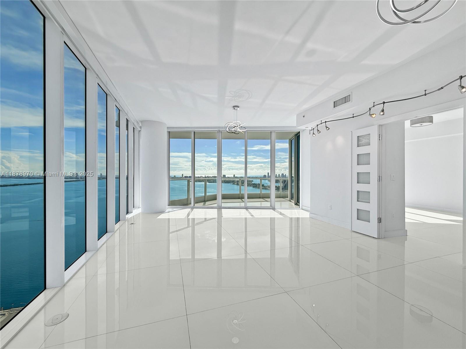 PARAMOUNT BAY CONDO - Residential