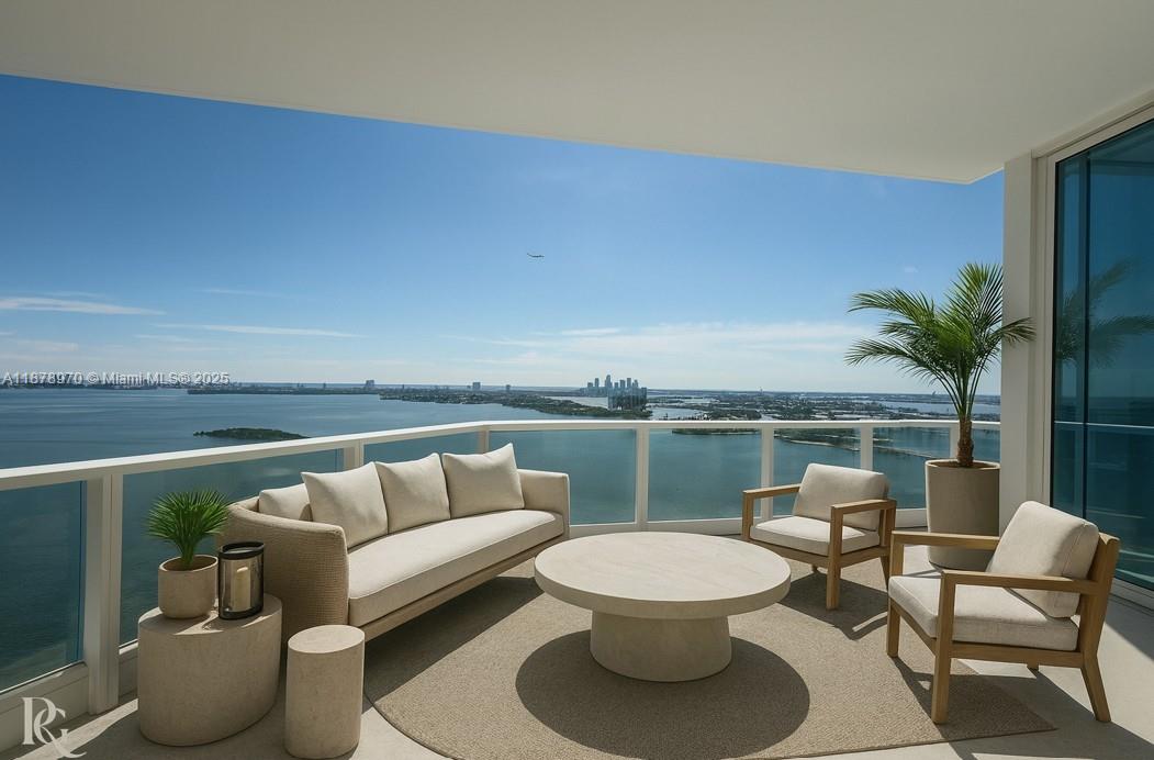 PARAMOUNT BAY CONDO - Residential