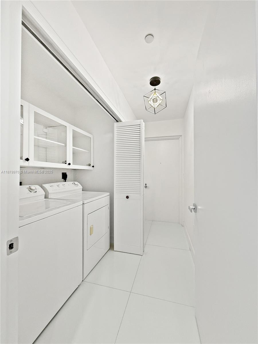 PARAMOUNT BAY CONDO - Residential