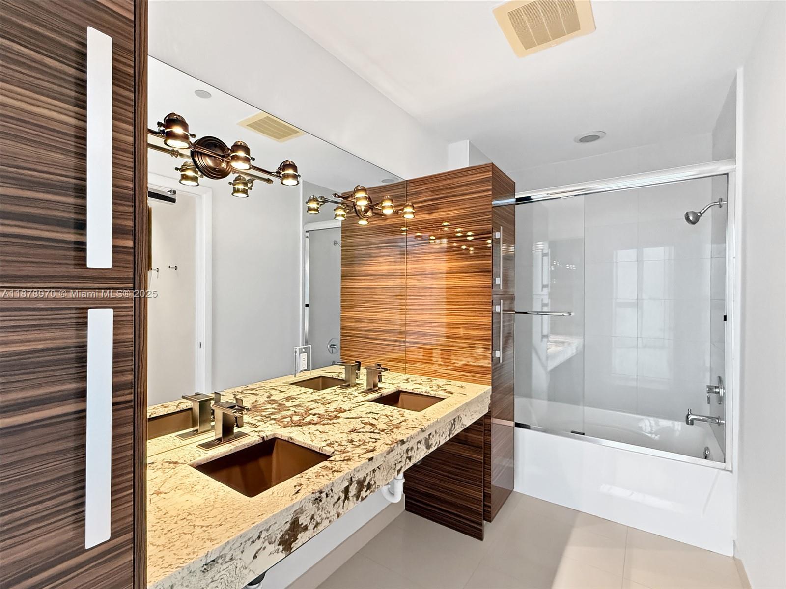 PARAMOUNT BAY CONDO - Residential