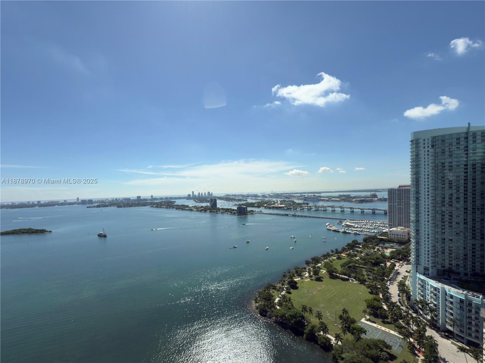 PARAMOUNT BAY CONDO - Residential