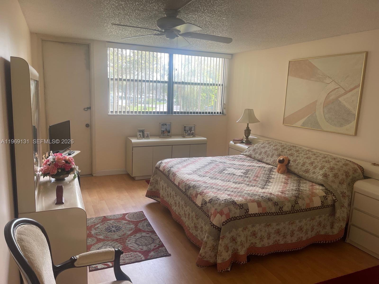 BUILDING 1A OF COUNTRY CL - Residential