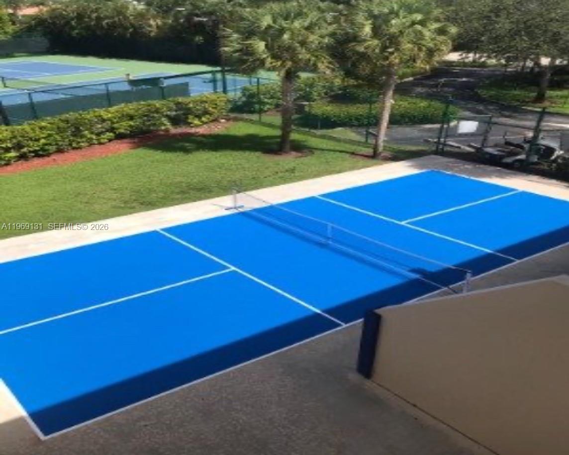 BUILDING 1A OF COUNTRY CL - Residential