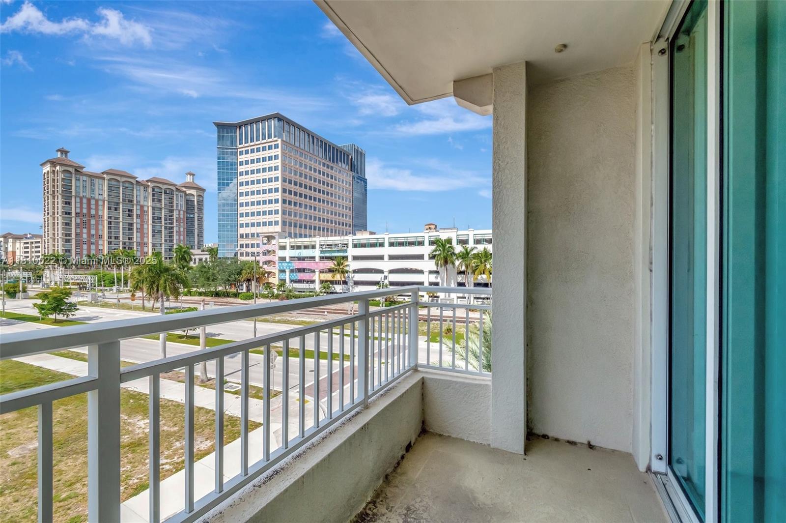 CITY PALMS CONDO - Residential Lease