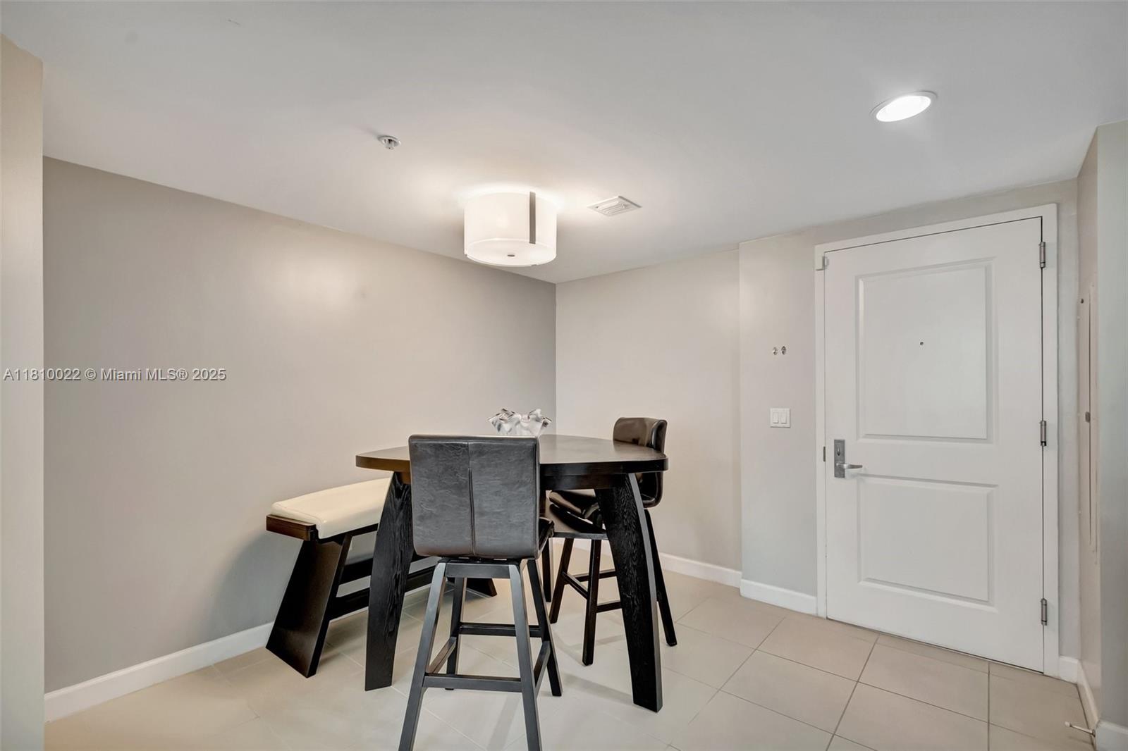 CITY PALMS CONDO - Residential Lease