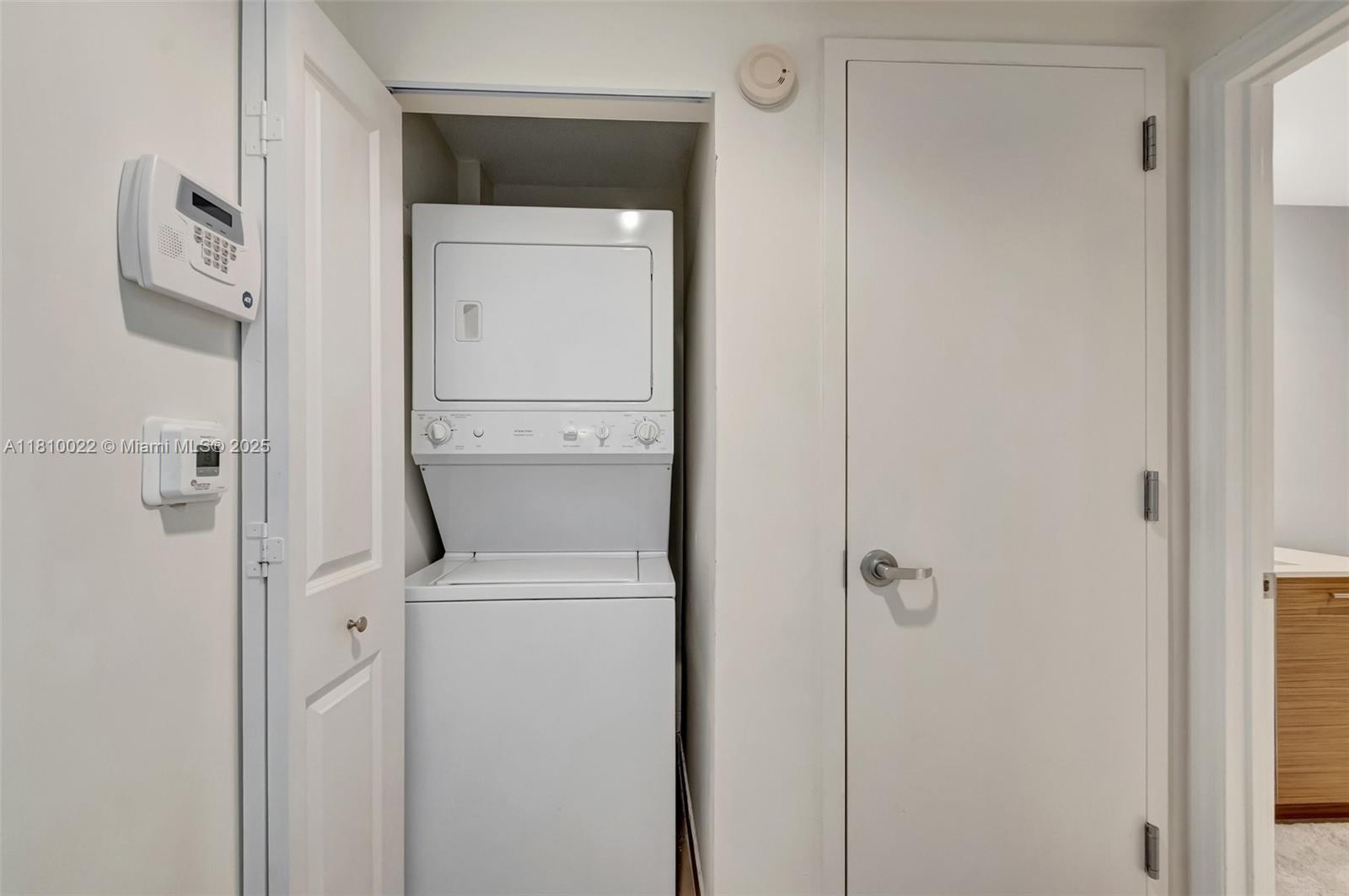 CITY PALMS CONDO - Residential Lease