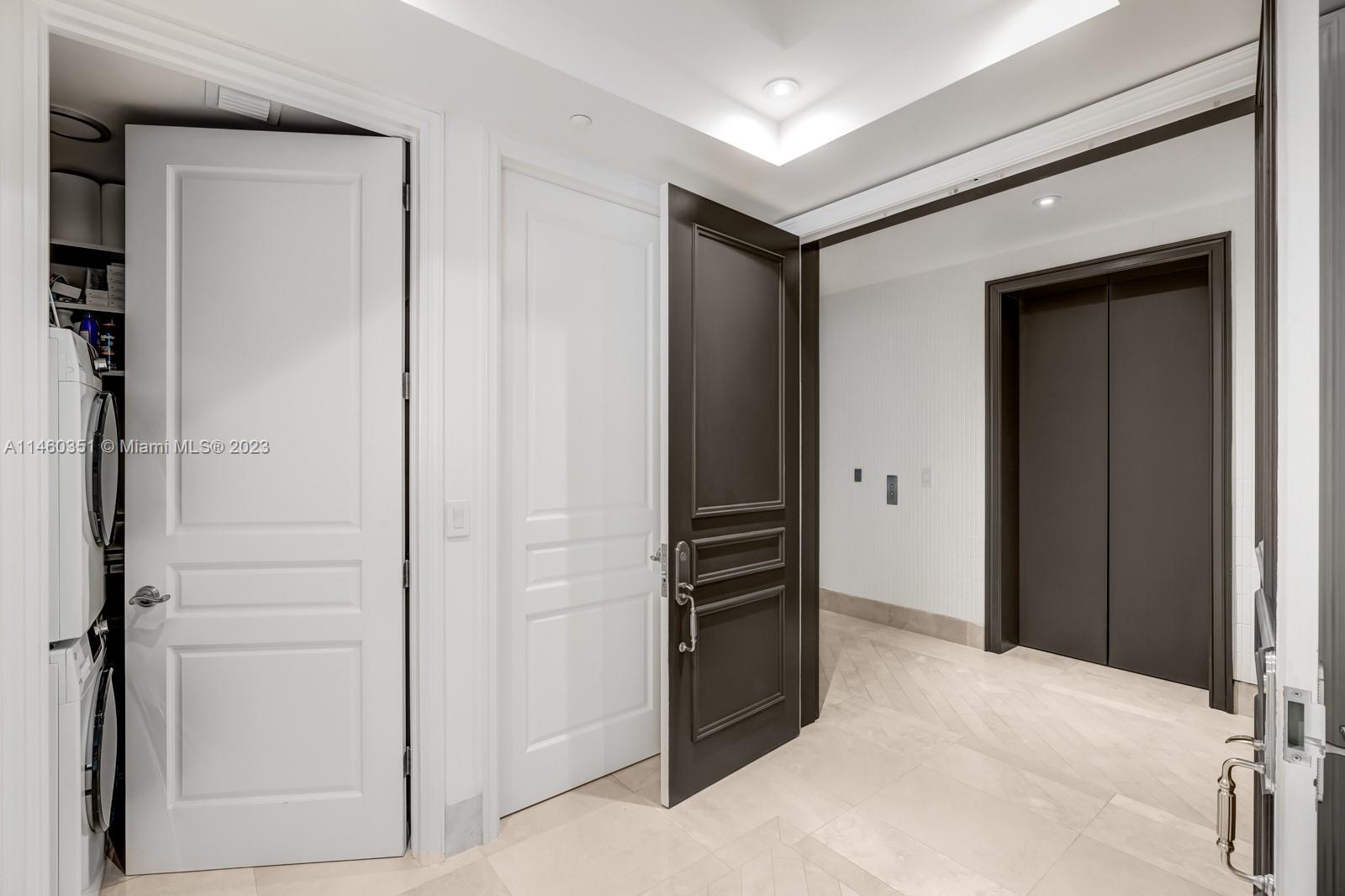 CONTINUUM ON SOUTH BEACH - Residential