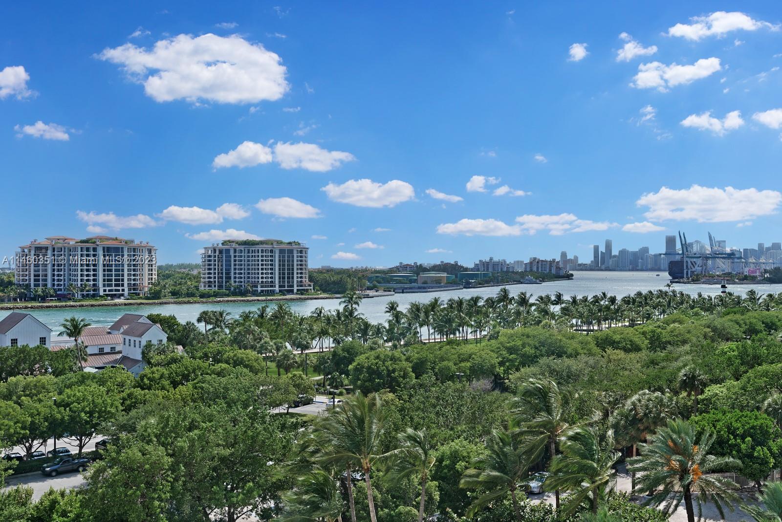 CONTINUUM ON SOUTH BEACH - Residential