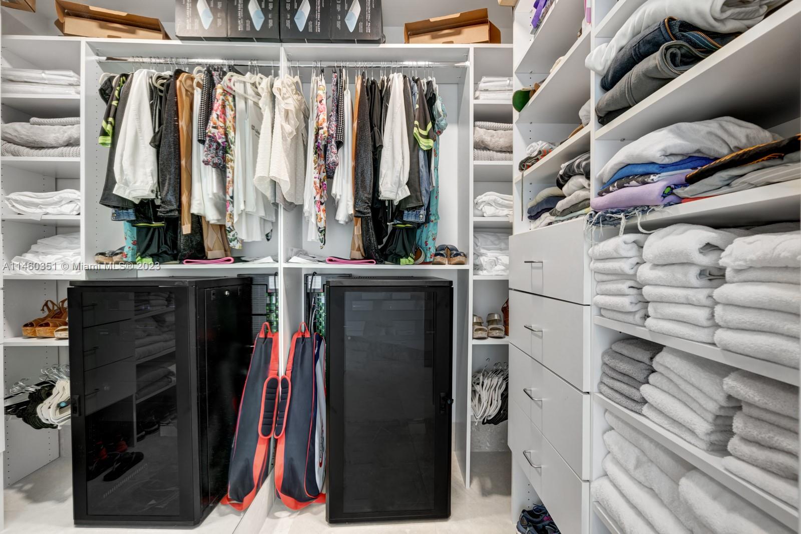 CONTINUUM ON SOUTH BEACH - Residential