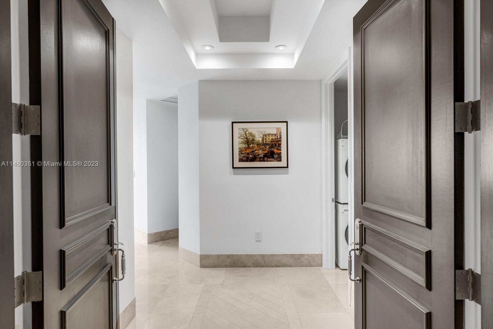 CONTINUUM ON SOUTH BEACH - Residential