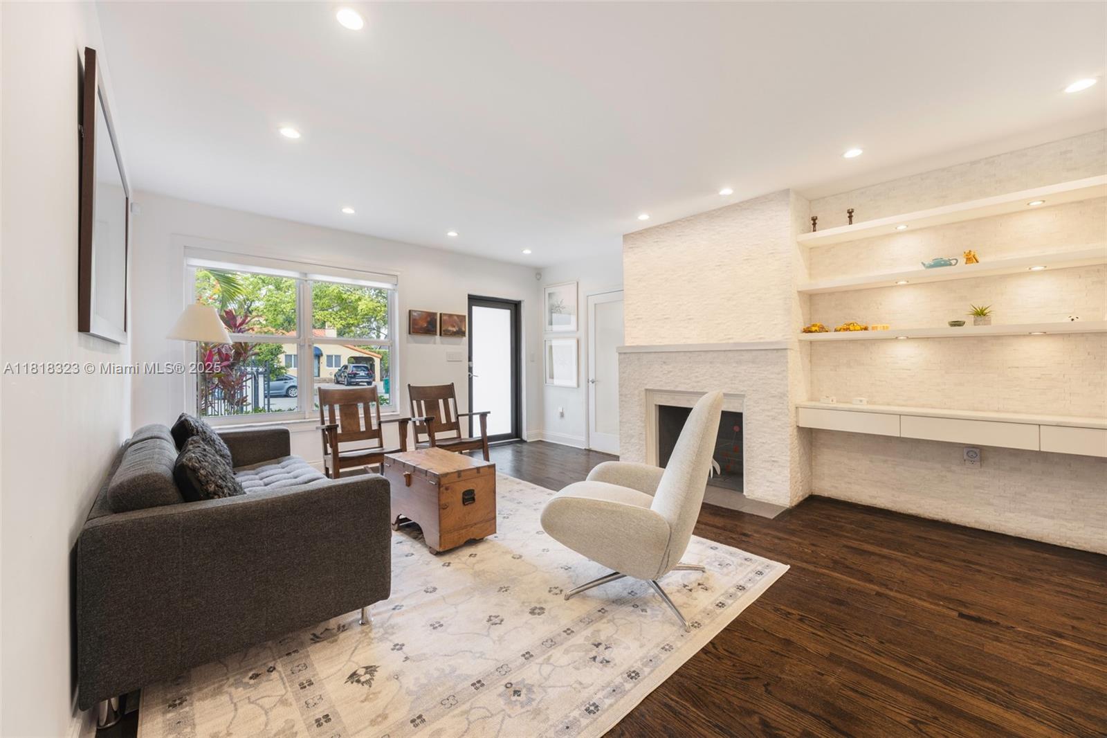261 SW 30th Rd