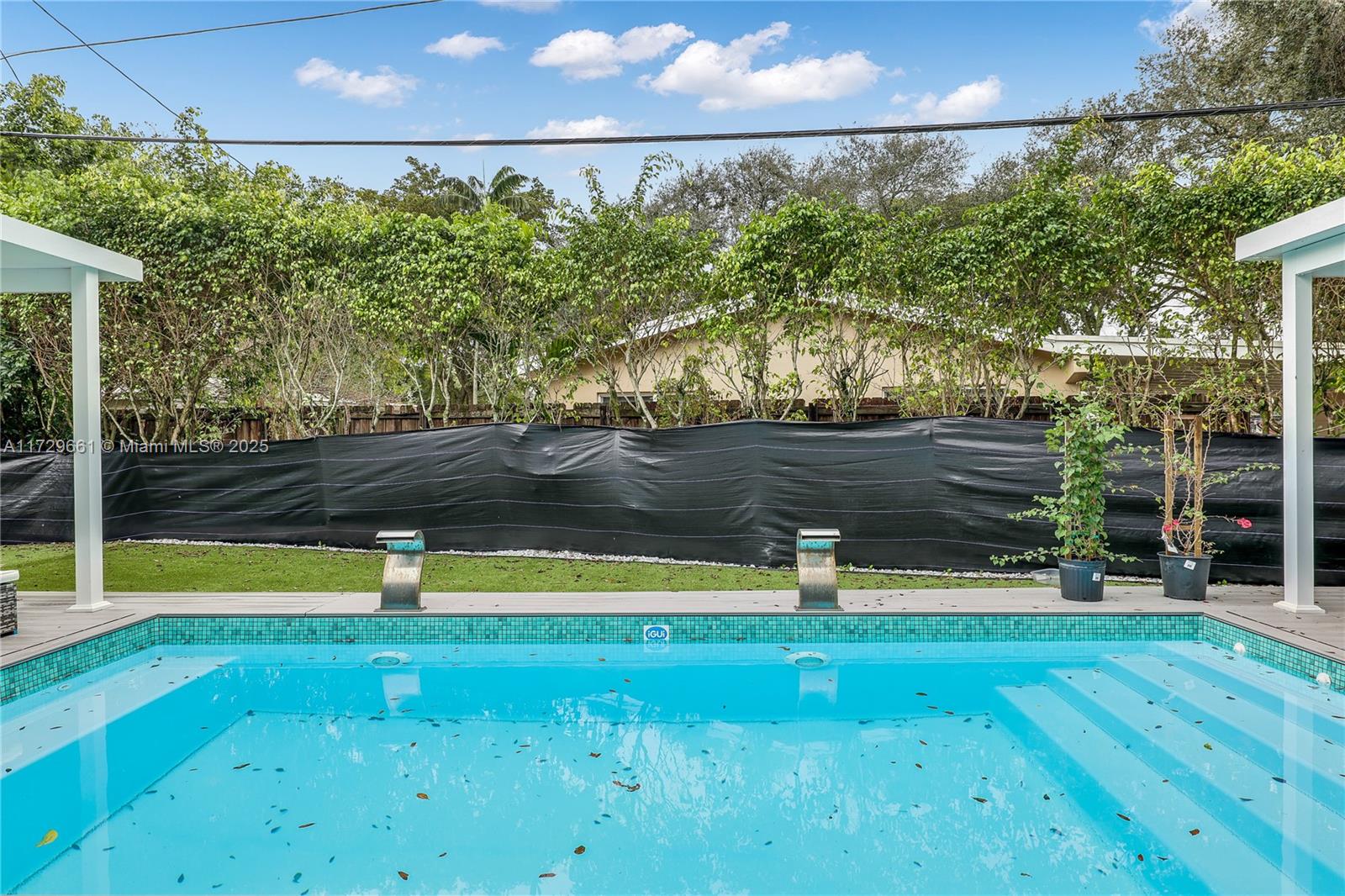 LAWN ACRES - Residential