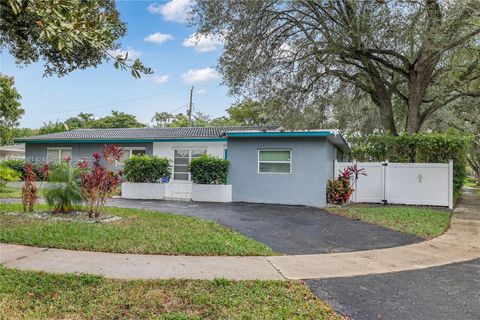 5712 Monroe St Hollywood FL 33023