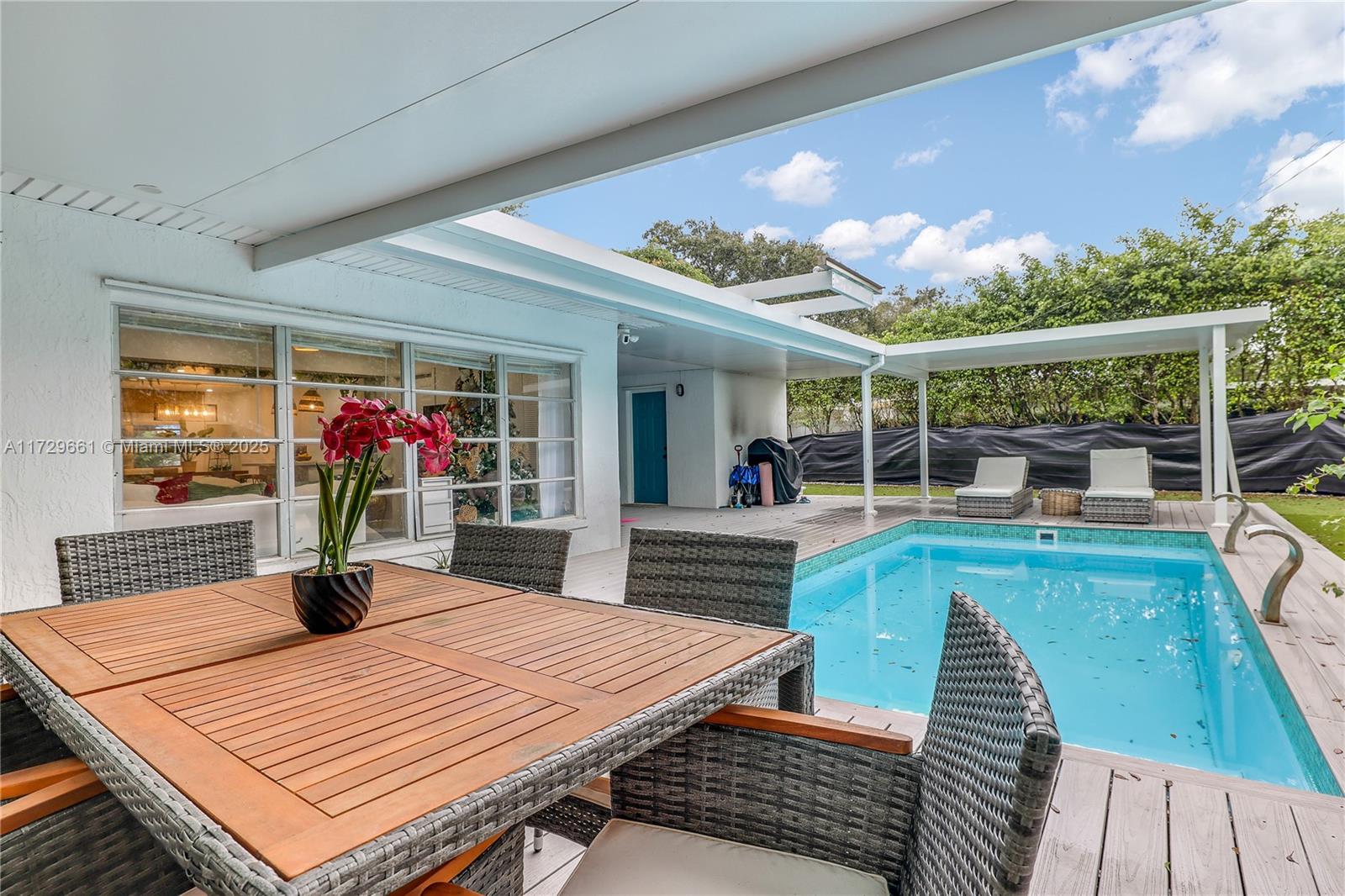 LAWN ACRES - Residential