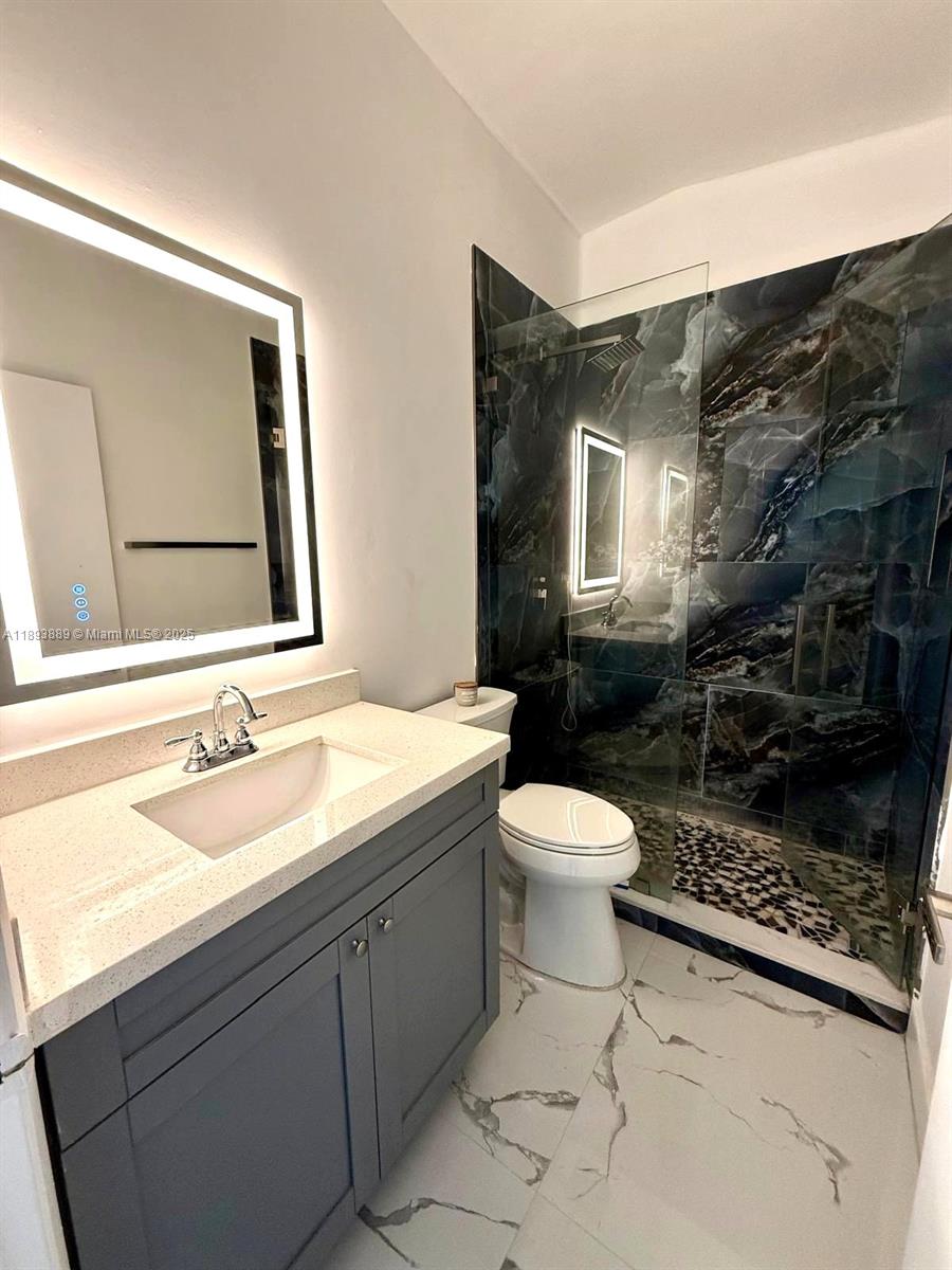 LAMBIANCE TOWNHOMES KENDA - Residential