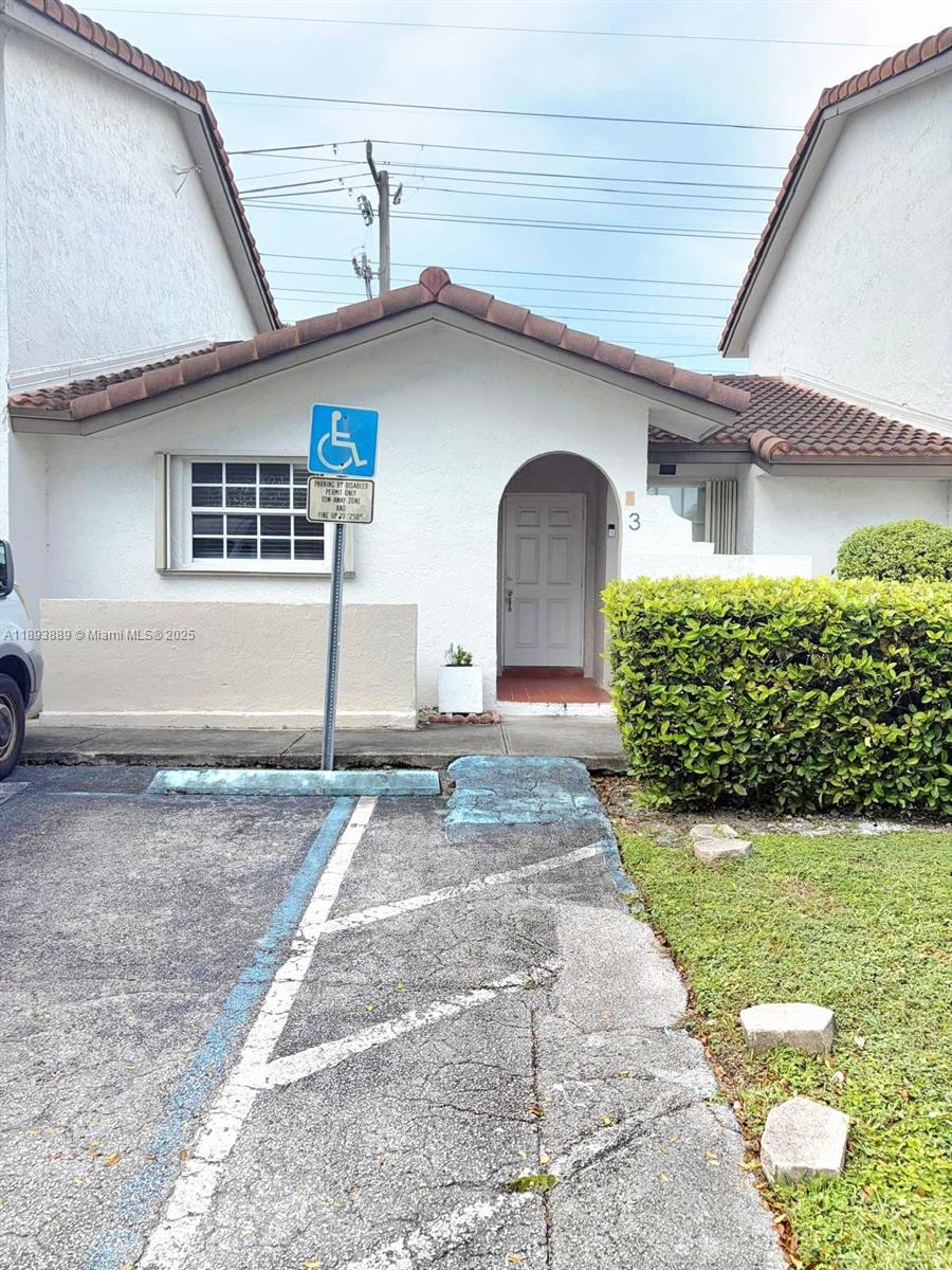 LAMBIANCE TOWNHOMES KENDA - Residential
